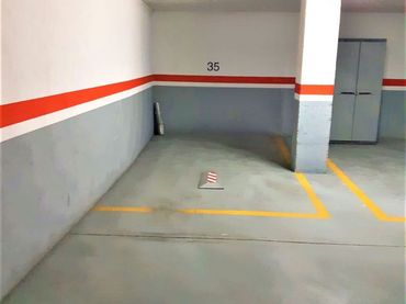 Aparcament en venda a Avenida Valencia 18