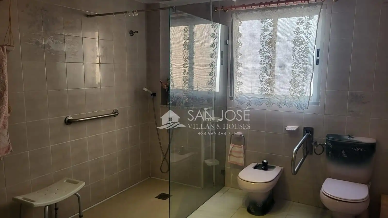 Baño de Piso de alquiler en El Verger con Aire acondicionado, Amueblado y Balcón