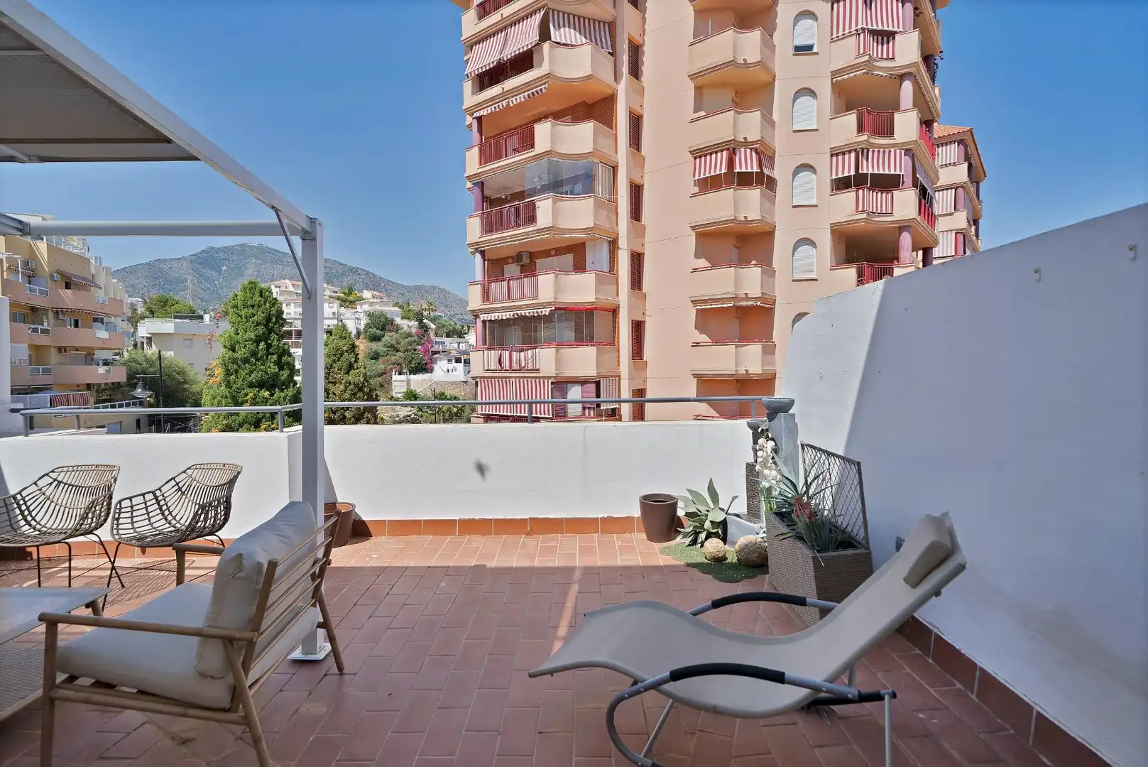 Terrassa de Casa adosada en venda en Fuengirola amb Aire condicionat, Calefacció i Jardí privat