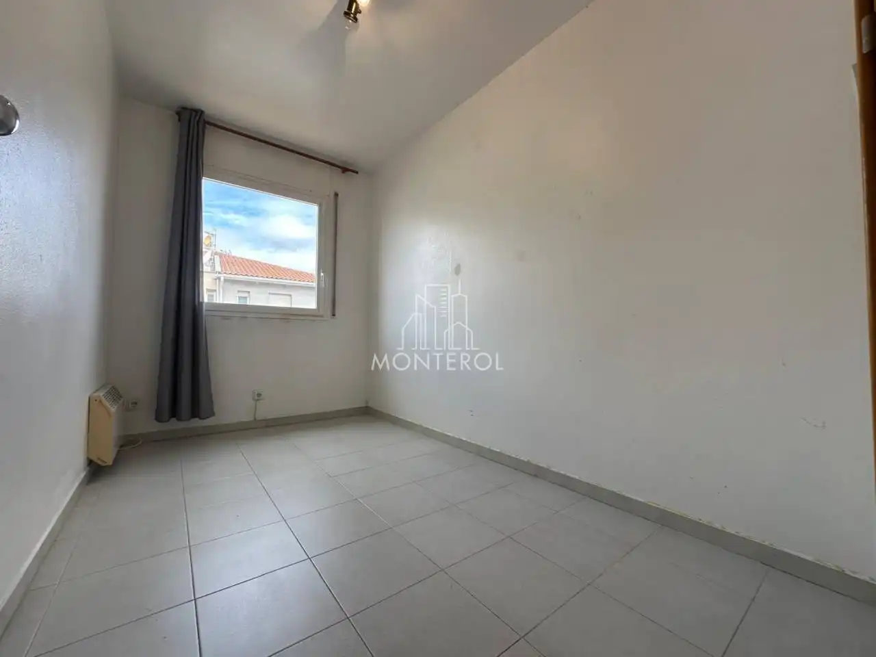 Bedroom of Flat for sale in Terrassa  with Air Conditioner, Heating and Terrace