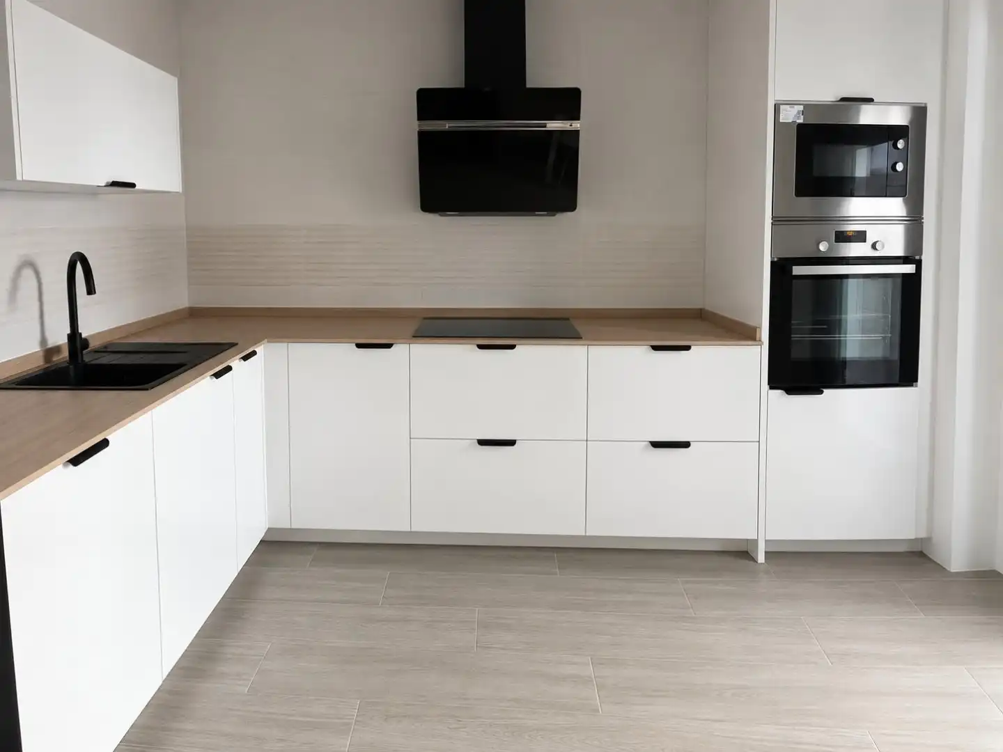 Kitchen of Flat for sale in La Rinconada  with Terrace, Swimming Pool and Balcony