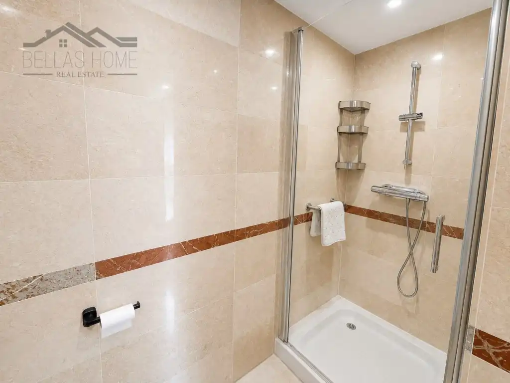 Bany de Dúplex en venda en Casares amb Terrassa, Piscina i Moblat