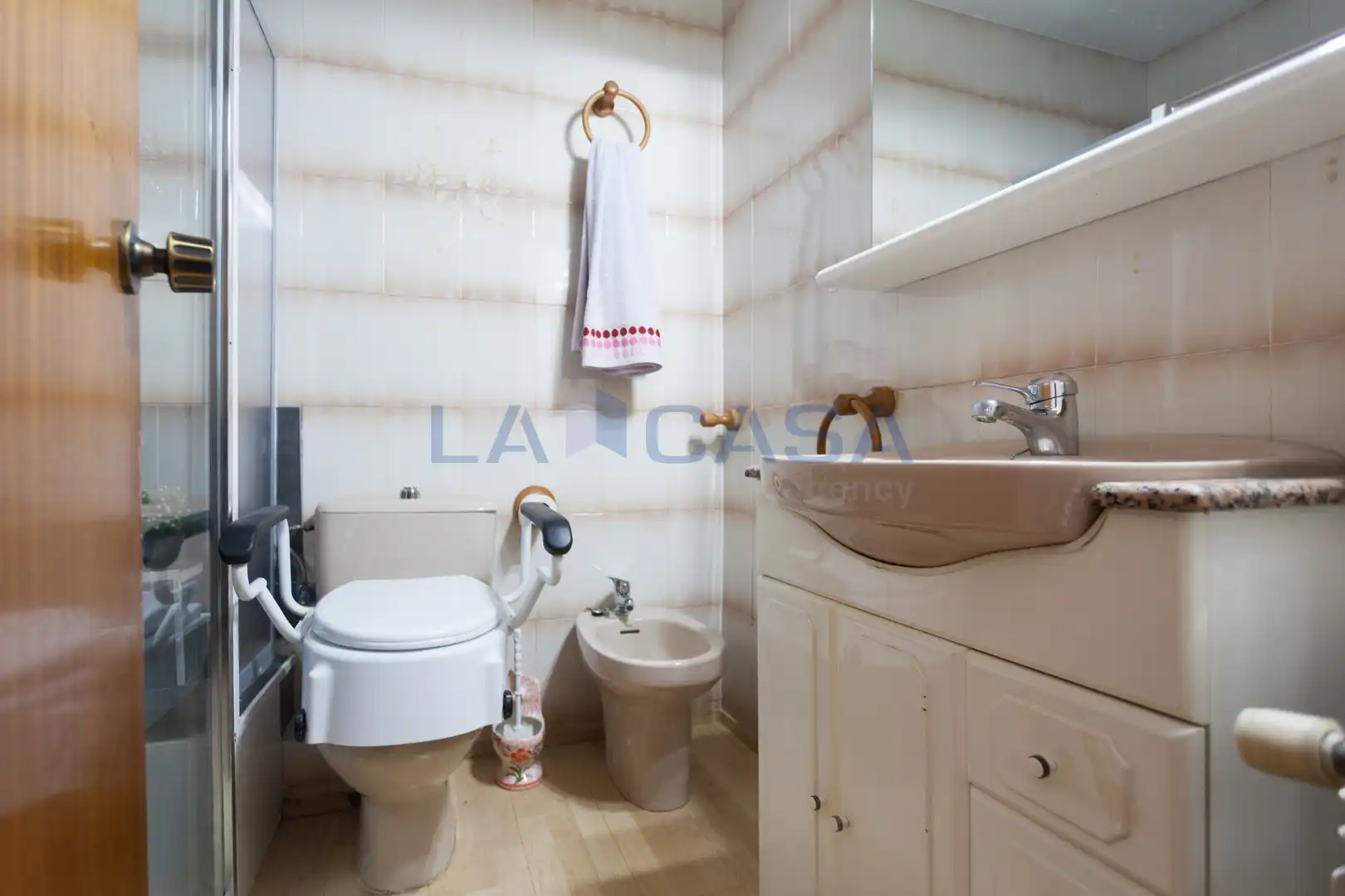 Badezimmer von Wohnung zum Verkauf in L'Hospitalet de Llobregat mit Balkon