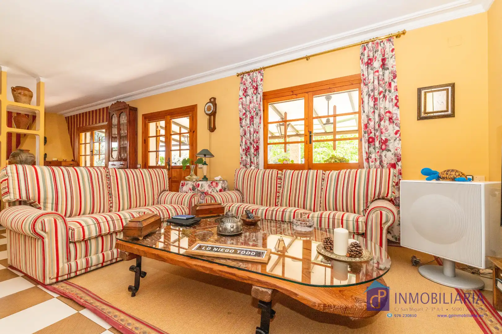 Sala de estar de Casa o chalet en venta en Quinto con Aire acondicionado, Calefacción y Jardín privado