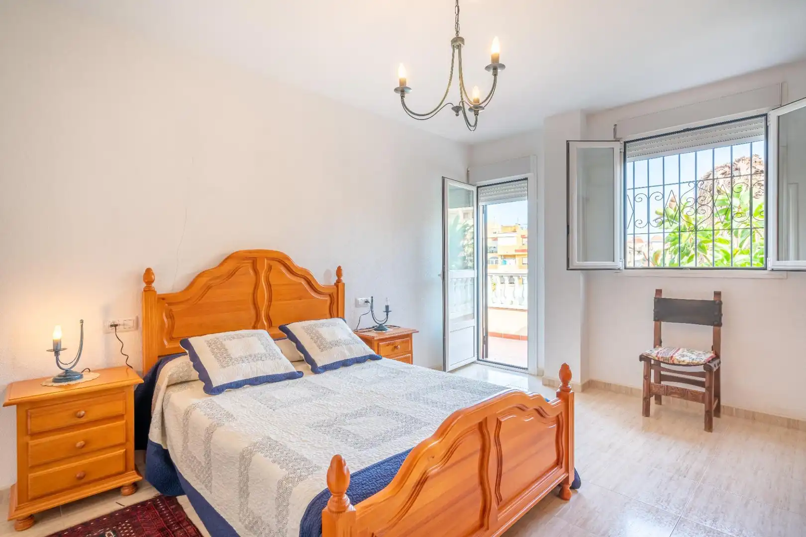 Bedroom of Houses for sale in Roquetas de Mar