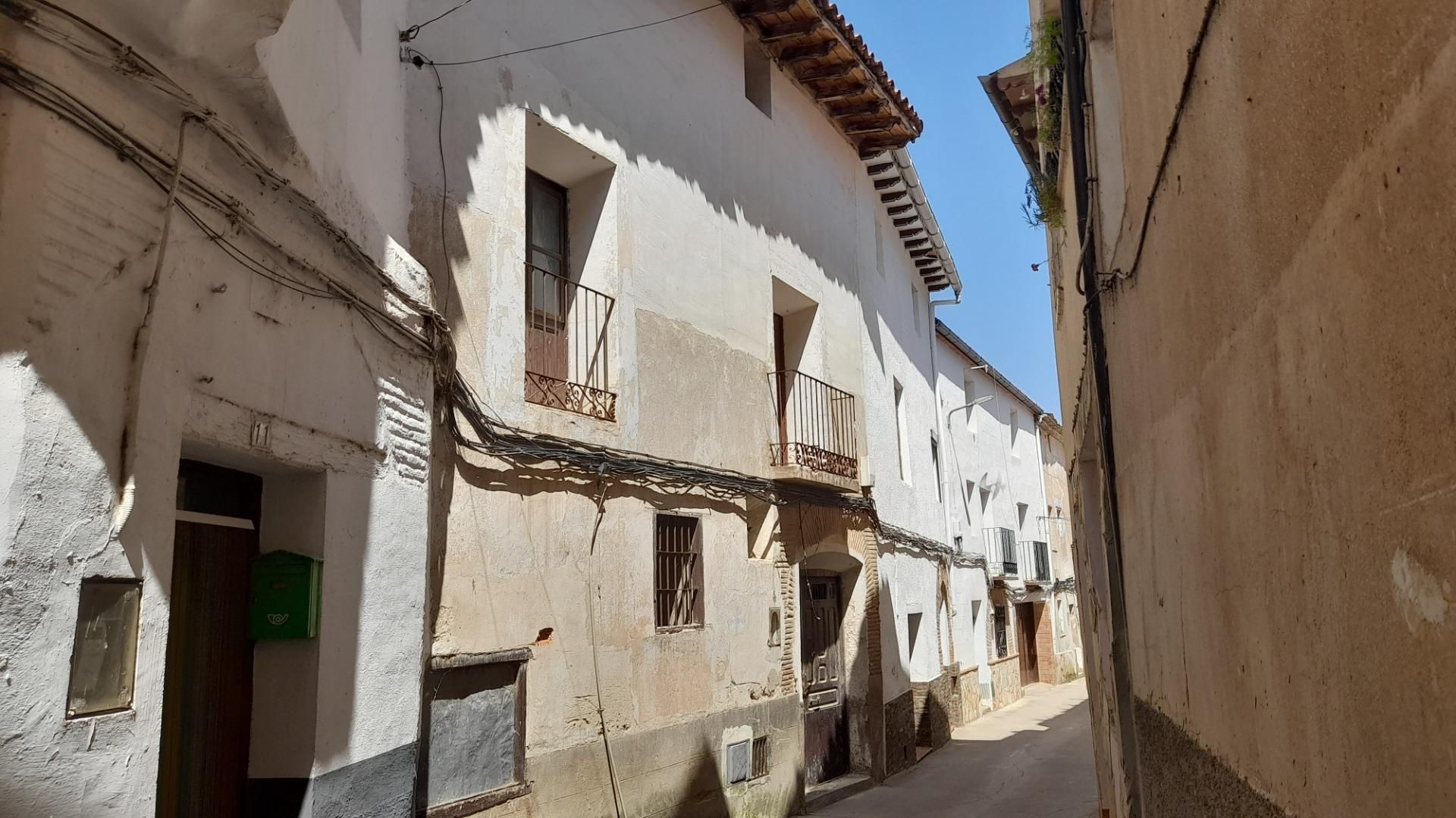 Vista exterior de Casa o xalet en venda en Maluenda amb Jardí privat