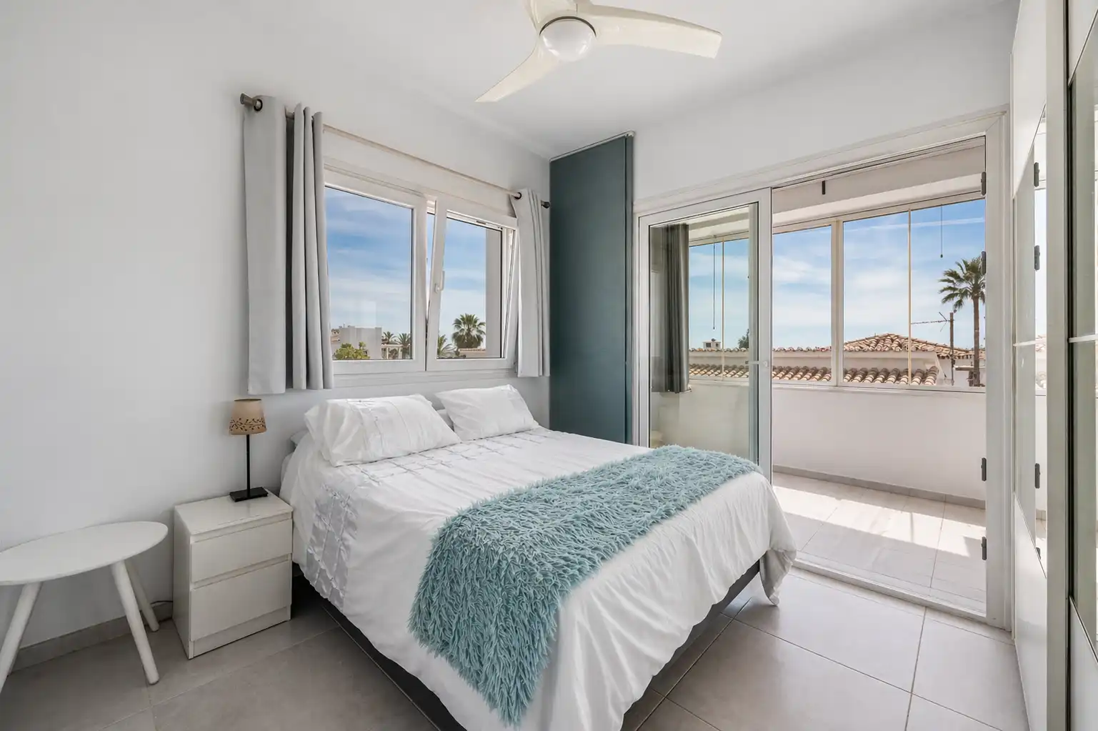 Bedroom of Houses for sale in Estepona  with Air Conditioner, Private garden and Terrace
