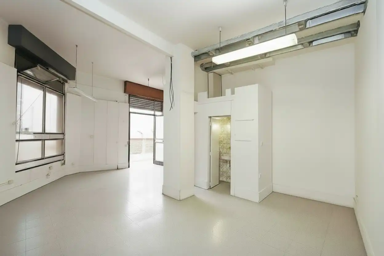 Local comercial en venta en Sants - Montjuïc, imagen 4
