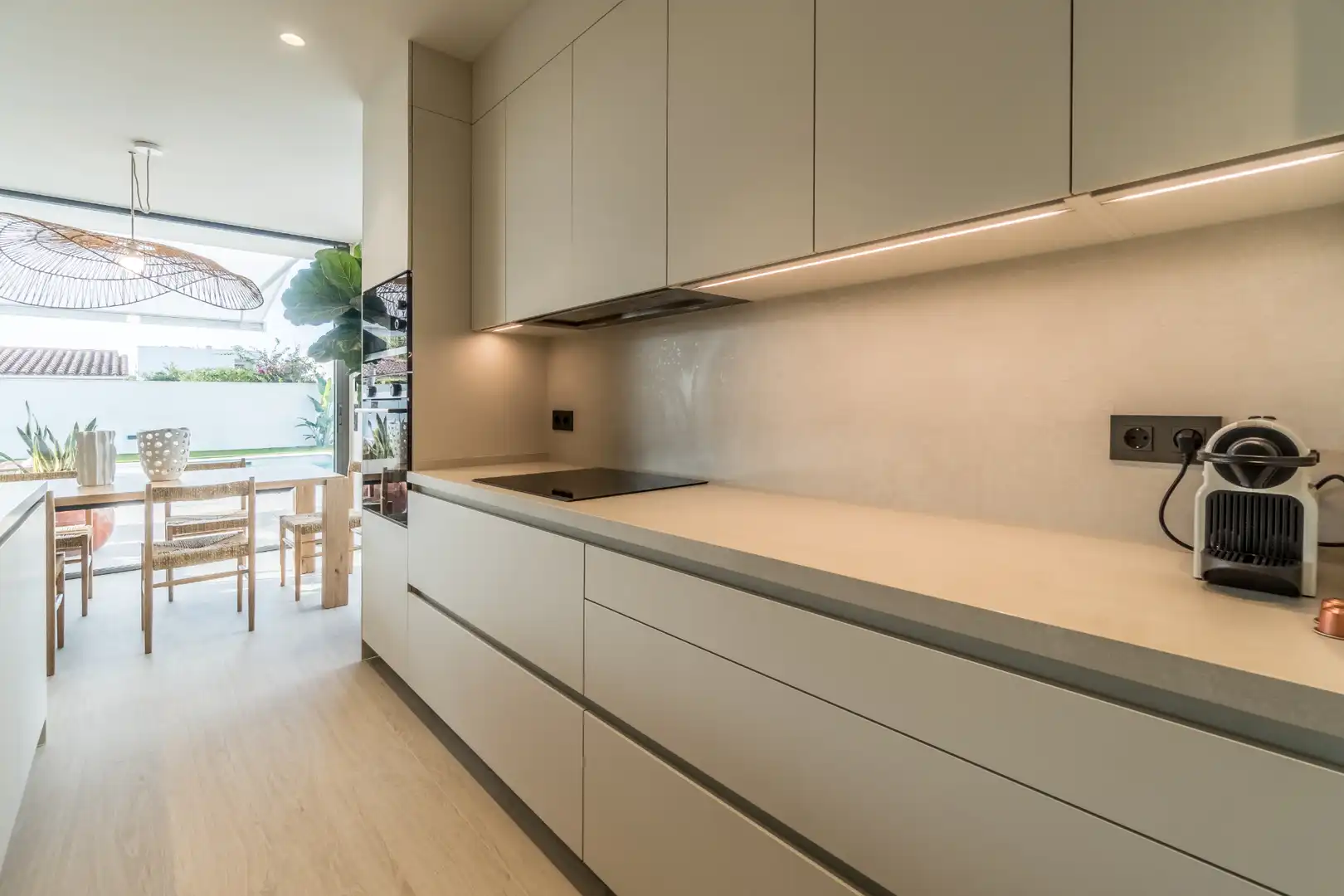 Cocina de Casa adosada de alquiler en Cambrils con Aire acondicionado, Calefacción y Jardín privado