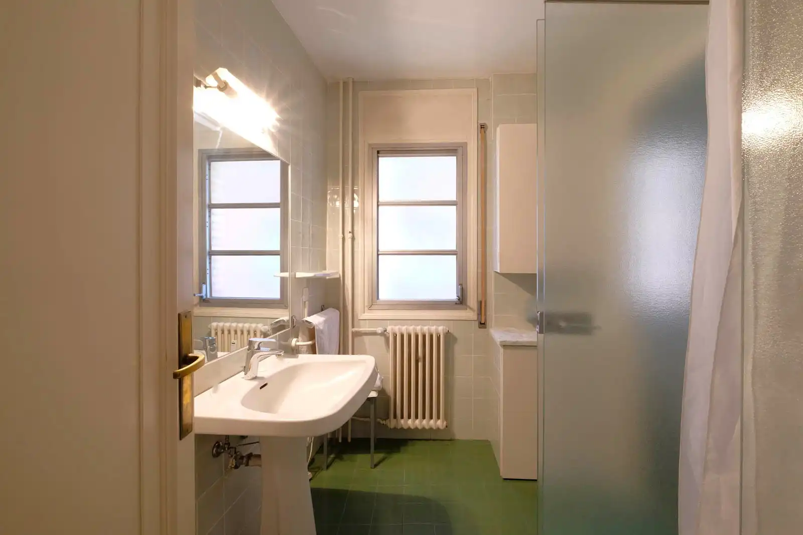 Bathroom of Flat for sale in Barcelona  with Air Conditioner, Heating and Terrace