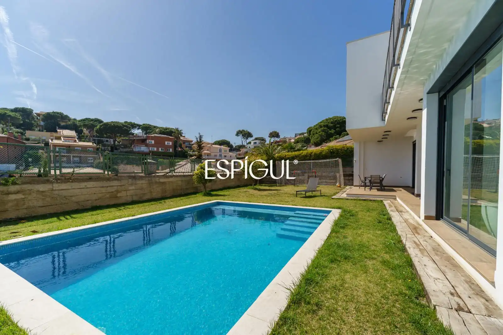 Piscina de Casa o xalet en venda en Premià de Dalt amb Aire condicionat, Calefacció i Jardí privat