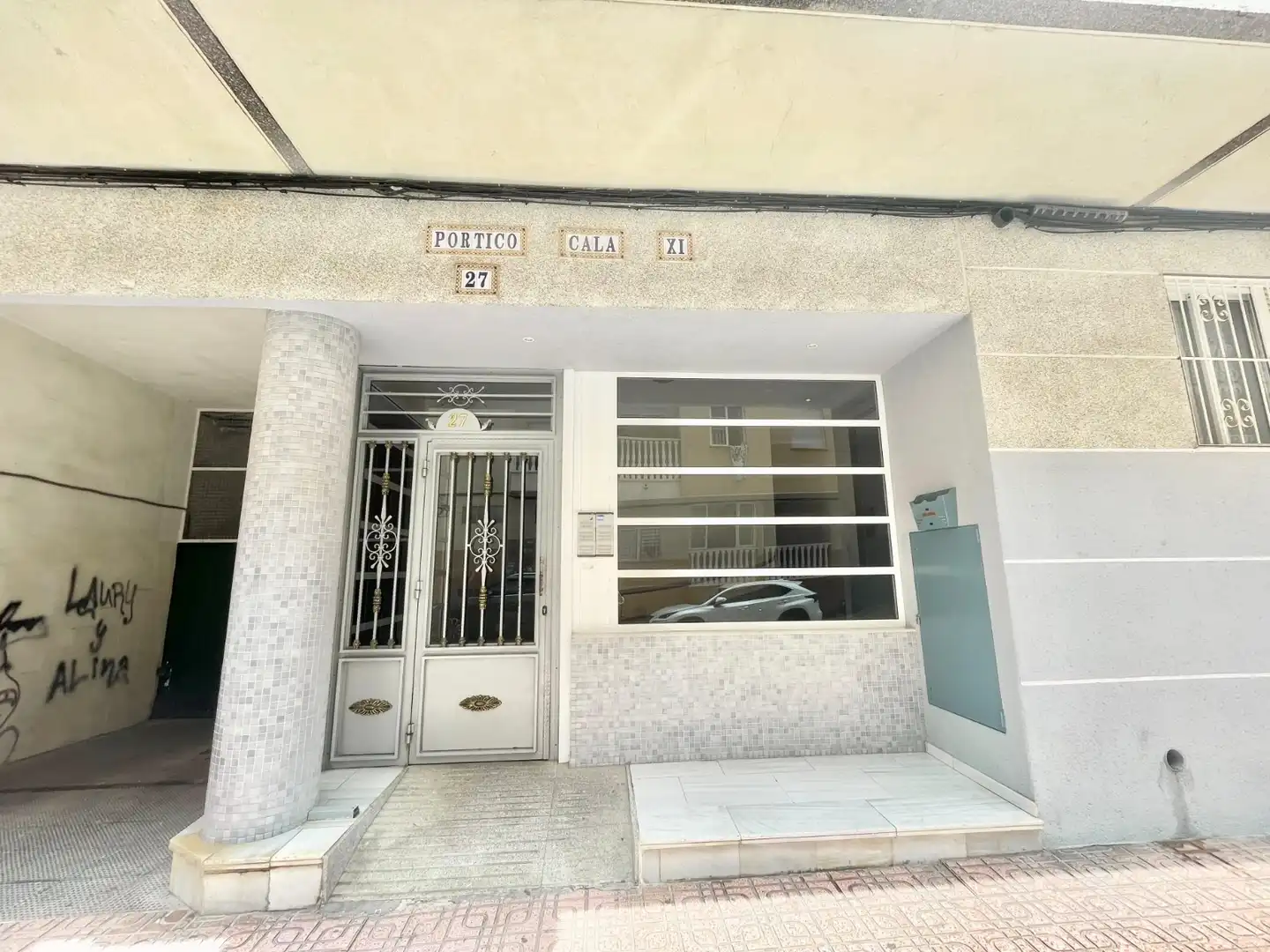 Vista exterior de Apartament de lloguer en Torrevieja amb Calefacció, Terrassa i Piscina
