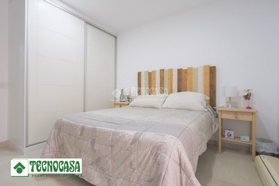 Dormitori de Casa adosada en venda en Adra amb Calefacció, Terrassa i Balcó