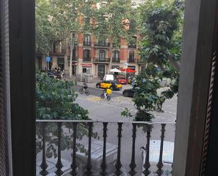 Vista exterior de Pis de lloguer en  Barcelona Capital amb Calefacció, Terrassa i Moblat