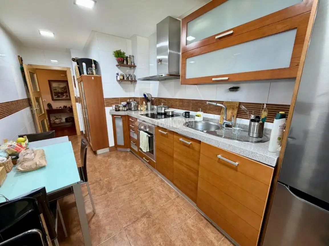 Küche von Wohnung zum Verkauf in León Capital  mit Klimaanlage und Heizung