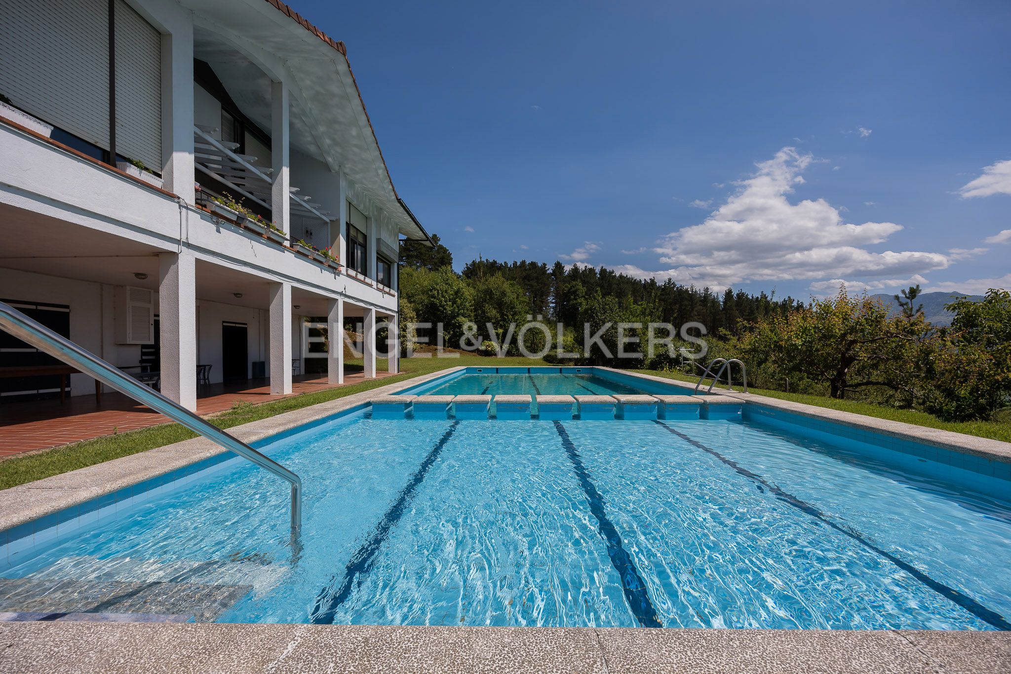 Piscina de Casa o xalet en venda en Garai amb Calefacció, Jardí privat i Piscina