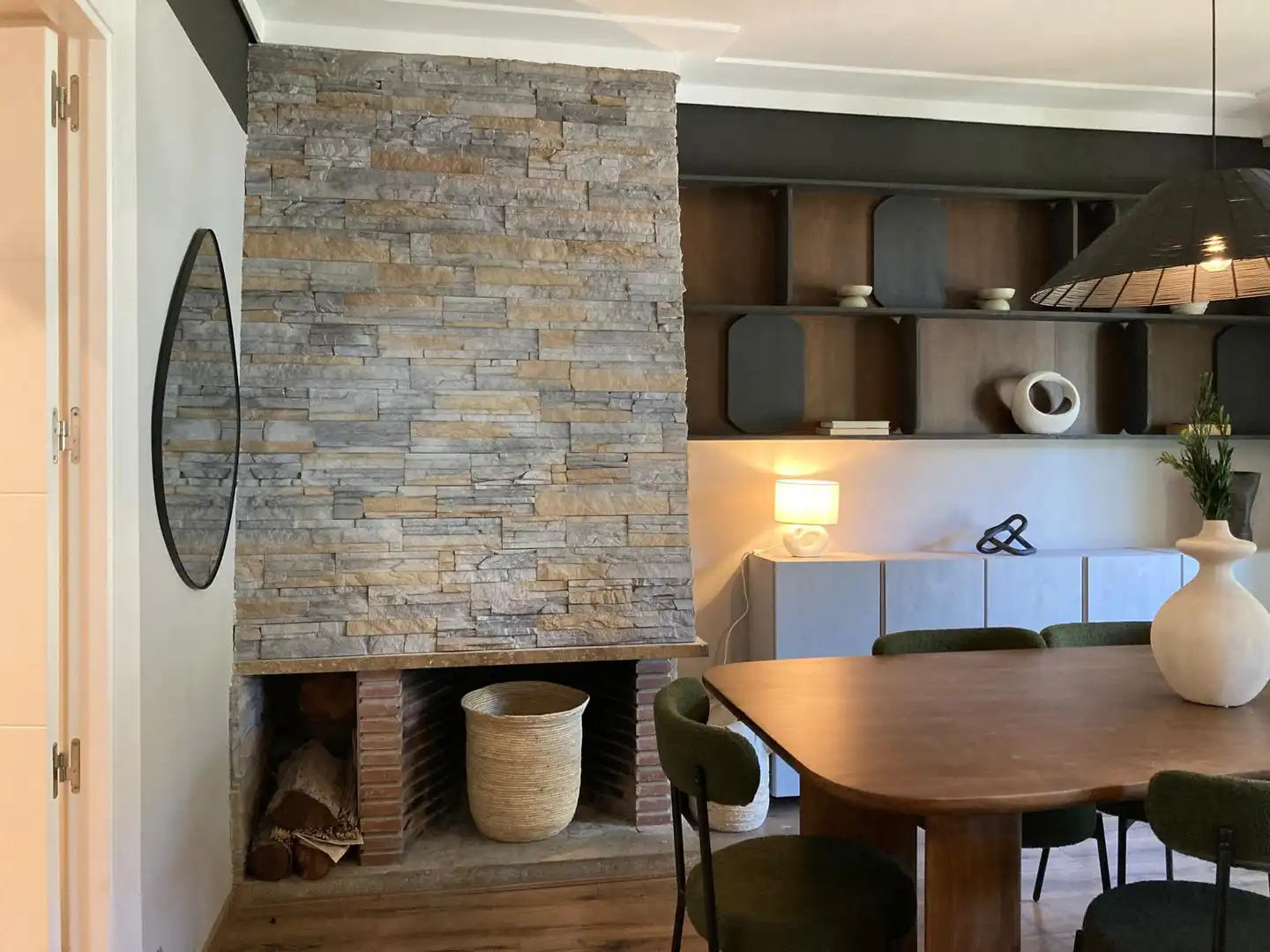 Menjador de Apartament de lloguer en Madrid amb Aire condicionat, Calefacció i Moblat