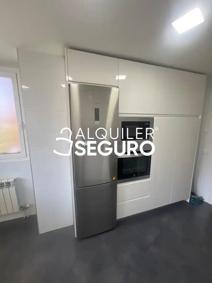 Kitchen of Flat for rent in Madrid  with Air Conditioner and Heating