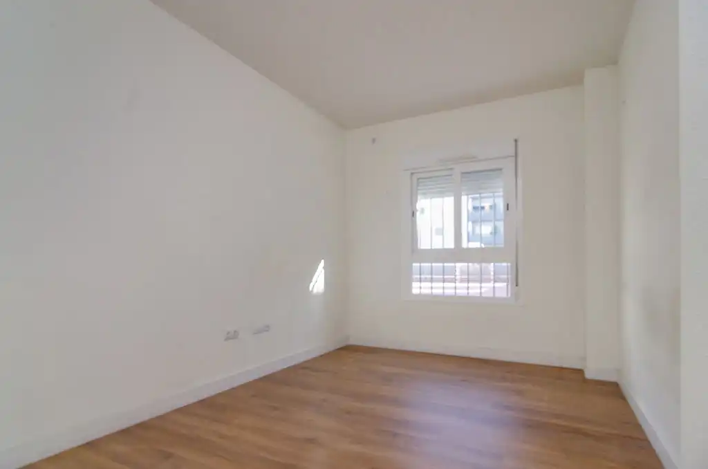 Piso en venta en C/ Dr Santiago Ramón y Cajal, Puertas del sur - Guadabajaque