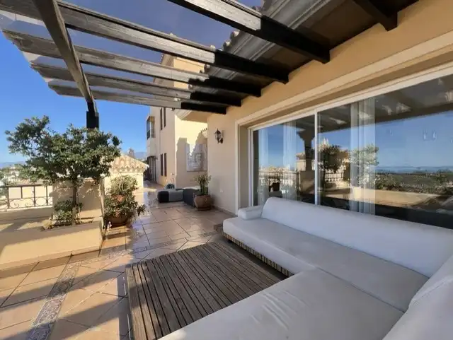 Terrasse von Dachboden zum Verkauf in Marbella mit Klimaanlage, Heizung und Terrasse