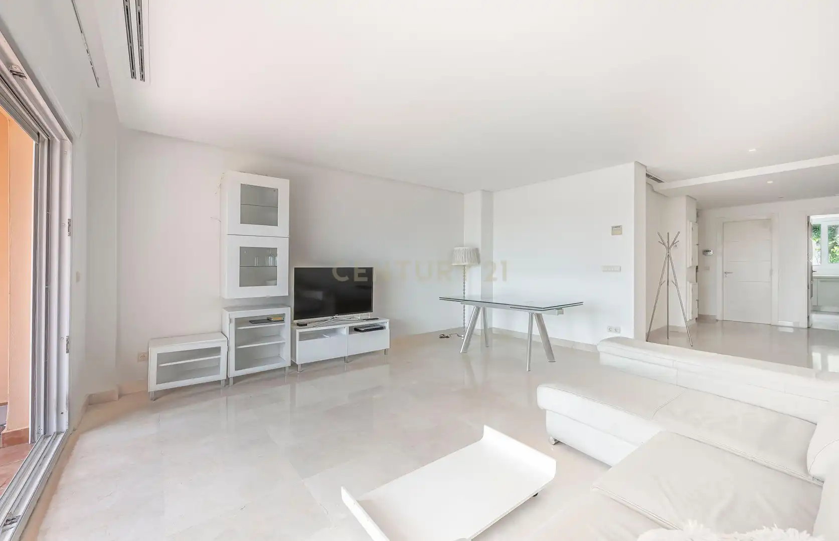 Sala d'estar de Apartament en venda en Marbella amb Aire condicionat, Traster i Forn