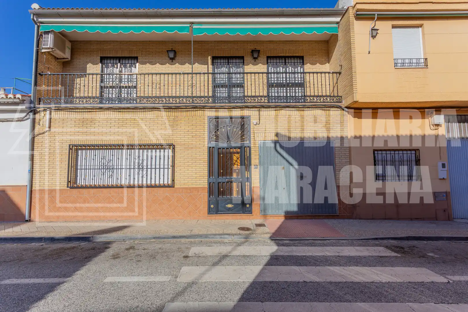 Exterior view of Houses for sale in Granada  with Air Conditioner, Terrace and Oven