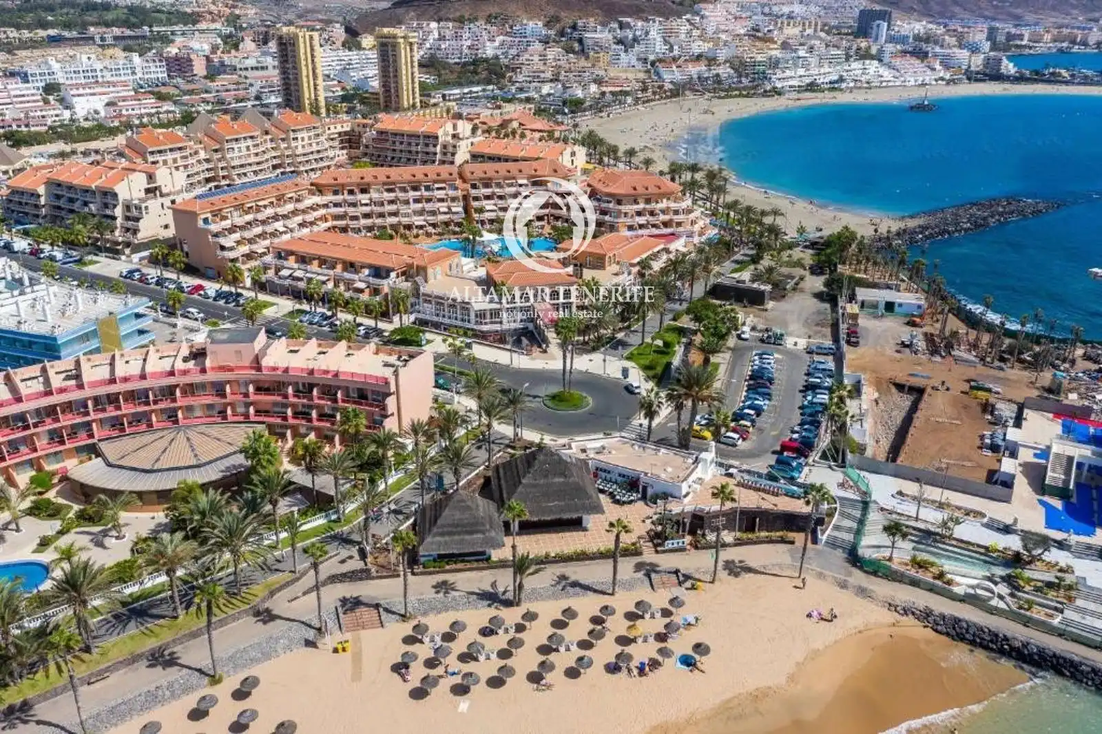 Vista exterior de Apartament en venda en Arona amb Terrassa, Piscina i Piscina comunitària