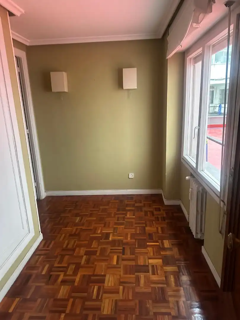 Schlafzimmer von Wohnung zum Verkauf in Oviedo  mit Heizung, Parkett und Terrasse