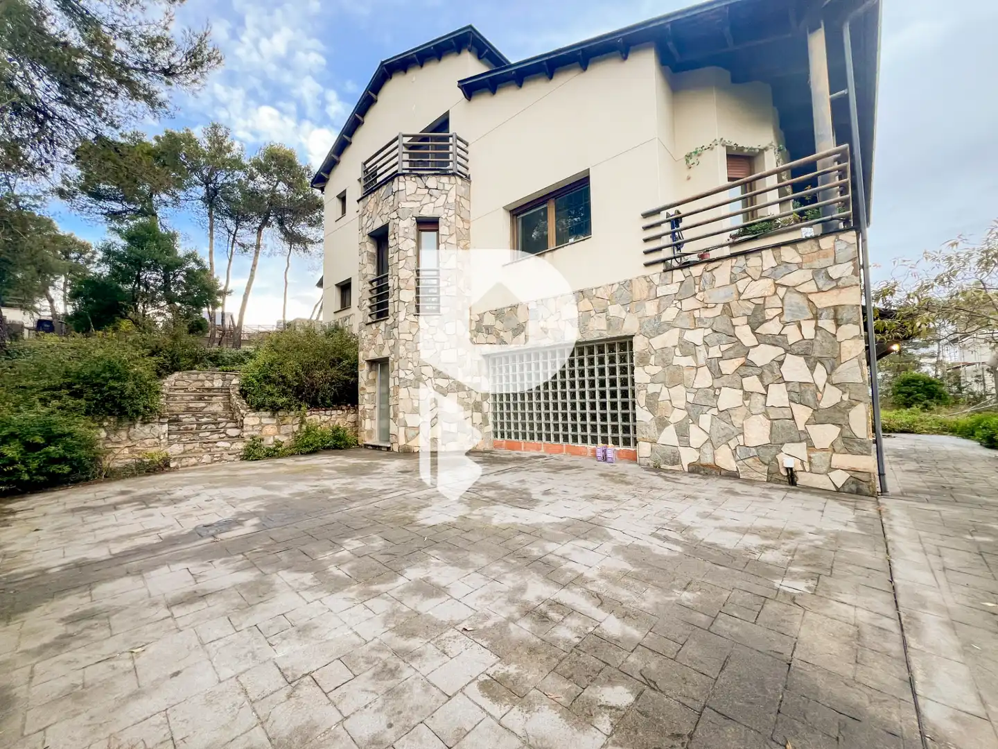 Vista exterior de Casa o chalet en venta en Vallirana con Aire acondicionado, Calefacción y Terraza