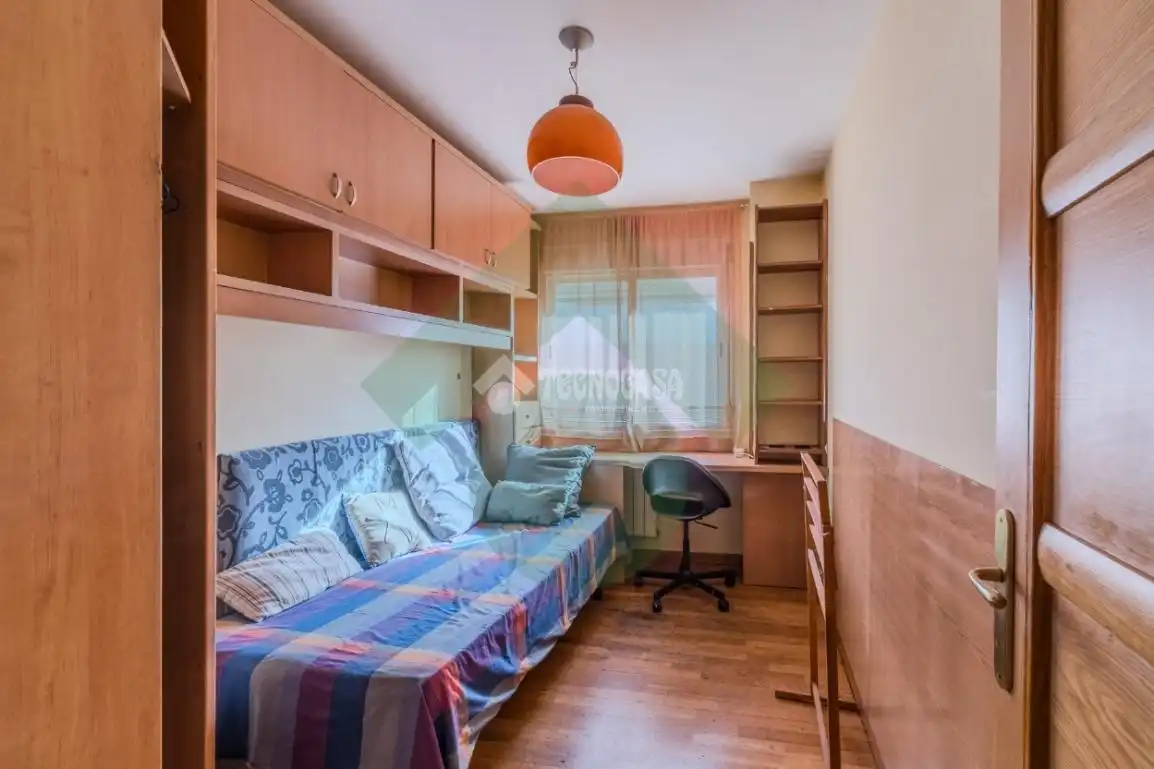 Bedroom of Flat for sale in Madrid  with Air Conditioner, Heating and Terrace