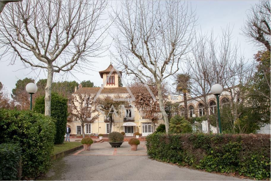 Exterior view of Building for sale in Sant Esteve Sesrovires