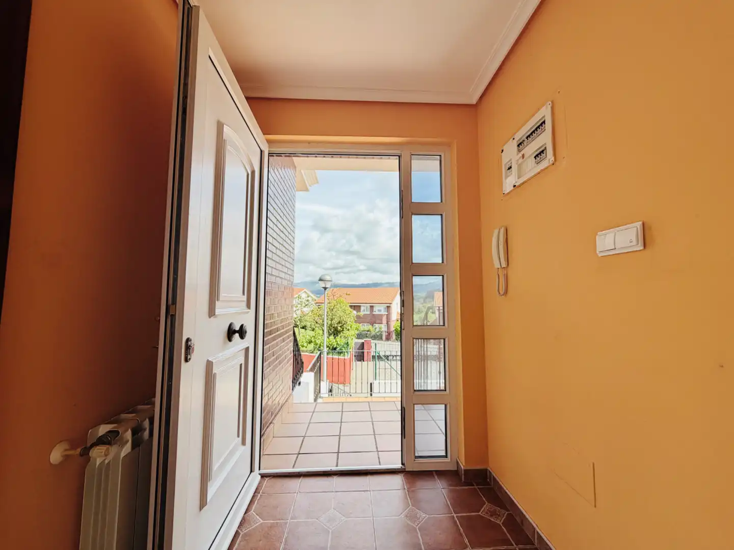 Casa adosada en venda en Camargo amb Calefacció, Jardí privat i Microones