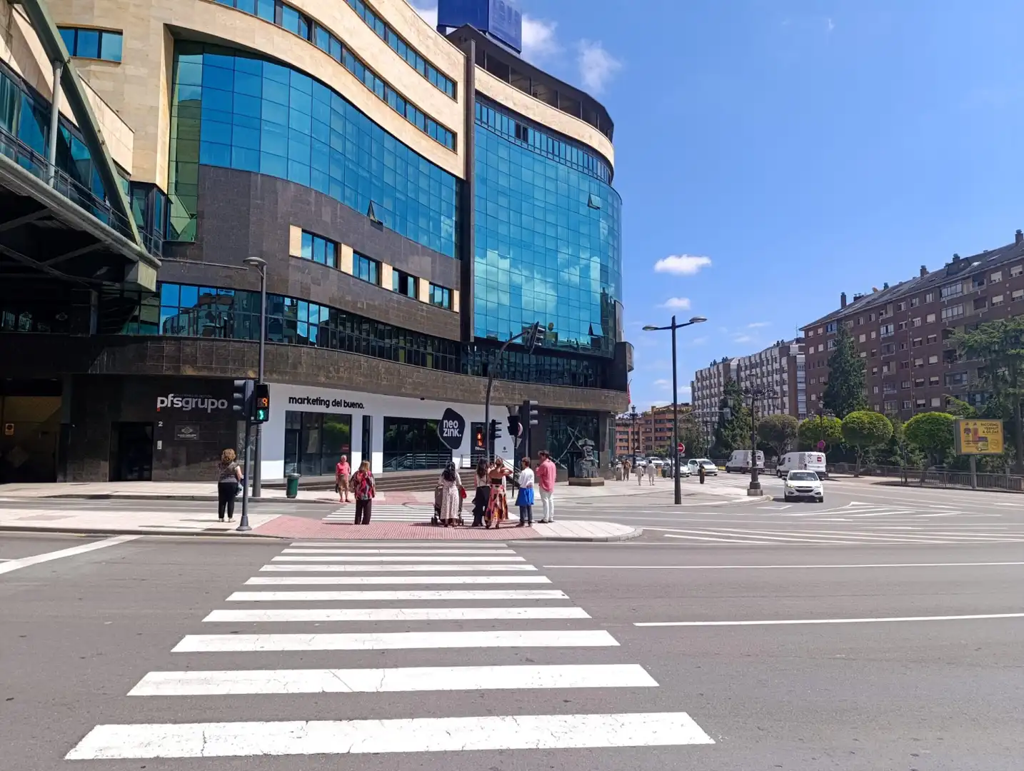 Vista exterior de Pis en venda en Oviedo  amb Calefacció, Terrassa i Traster
