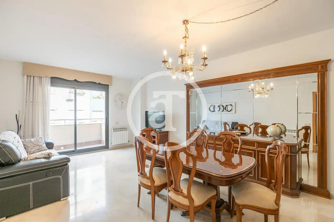 Comedor de Piso de alquiler en Barcelona con Aire acondicionado, Calefacción y Amueblado