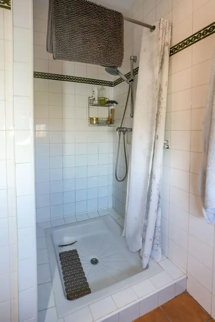 Bany de Casa o xalet en venda en Espartinas amb Aire condicionat, Jardí privat i Terrassa