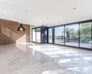 Living room of Single-family semi-detached for sale in Mataró  with Air Conditioner, Terrace and Balcony