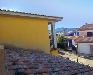 Vista exterior de Casa o xalet en venda en Cogollos de Guadix amb Aire condicionat, Jardí privat i Terrassa