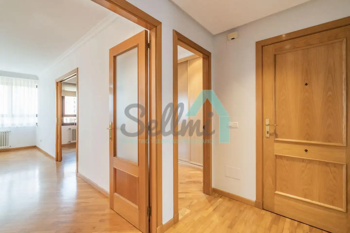Piso de alquiler en Oviedo  con Calefacción, Parquet y Terraza