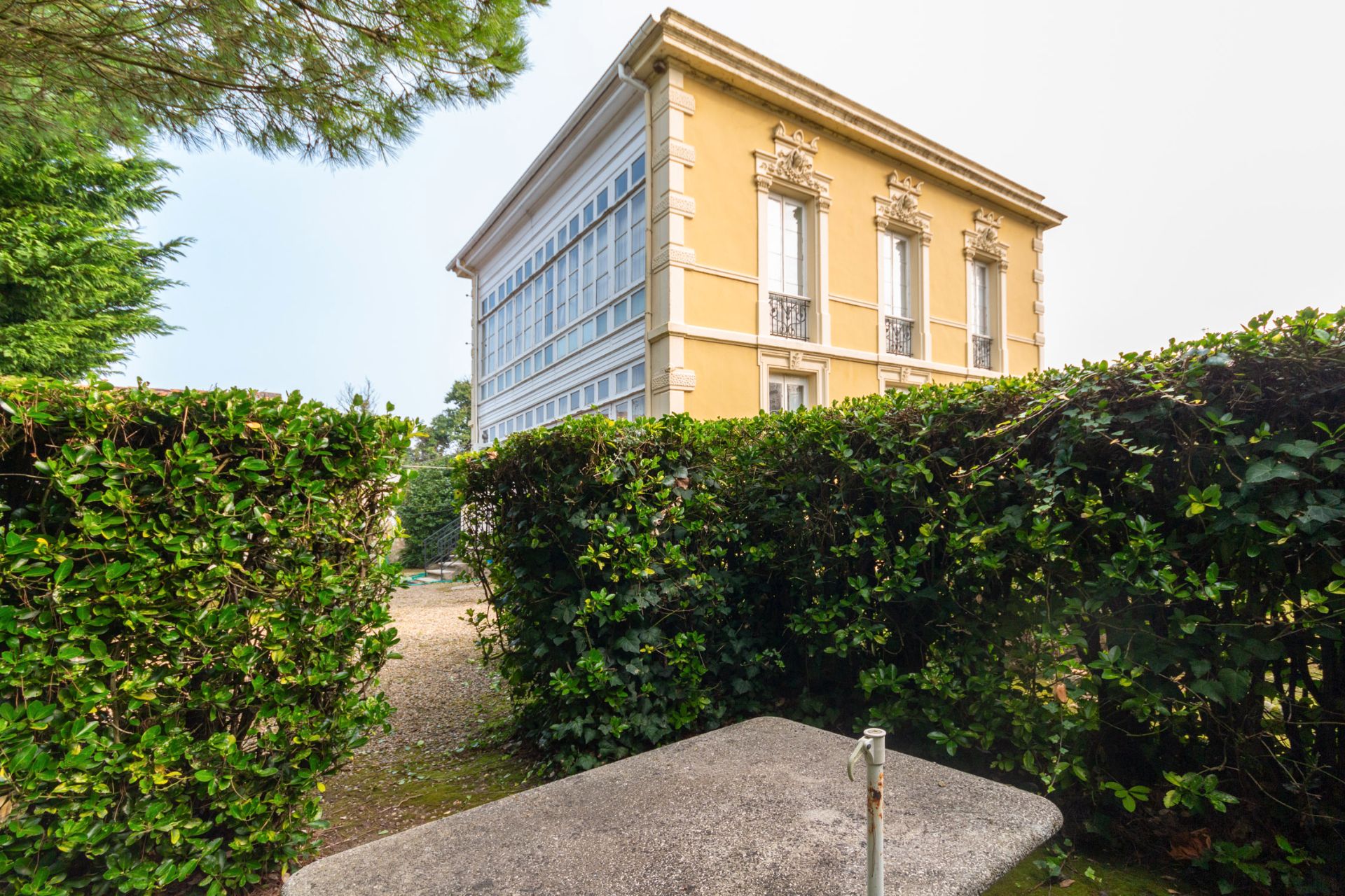 Vista exterior de Casa o xalet en venda en Gozón amb Jardí privat, Parquet i Traster