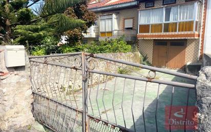 Vista exterior de Casa adosada en venda en Santander amb Terrassa