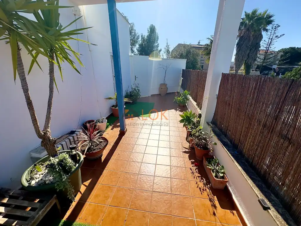 Vista exterior de Dúplex en venta en Vélez-Málaga