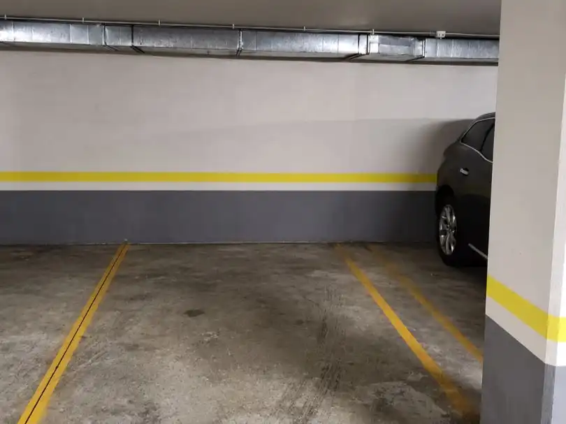 Parkplatz von Wohnung zur Miete in Centro