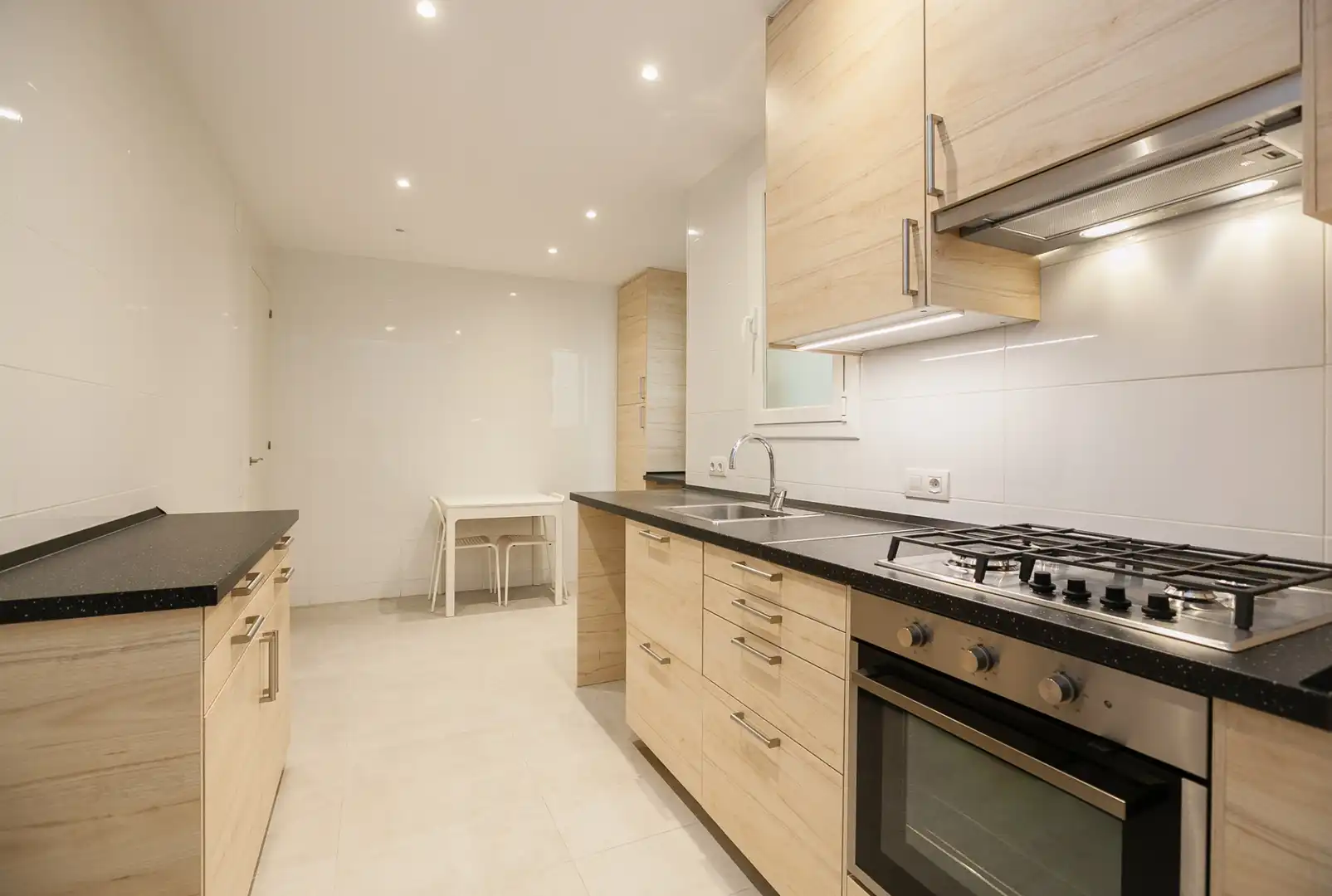 Cocina de Piso de alquiler en Barcelona con Aire acondicionado, Calefacción y Amueblado