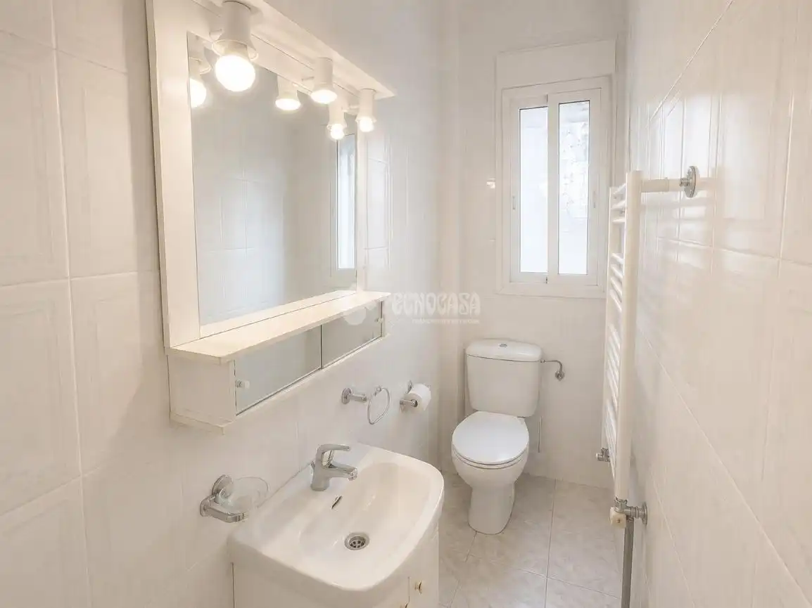 Baño de Piso en venta en Valladolid con Calefacción y Terraza