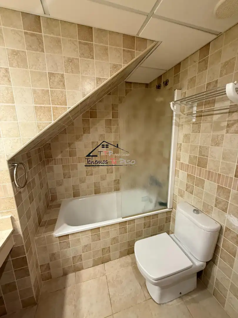 Badezimmer von Dachboden zum Verkauf in Benicarló mit Klimaanlage, Terrasse und Balkon