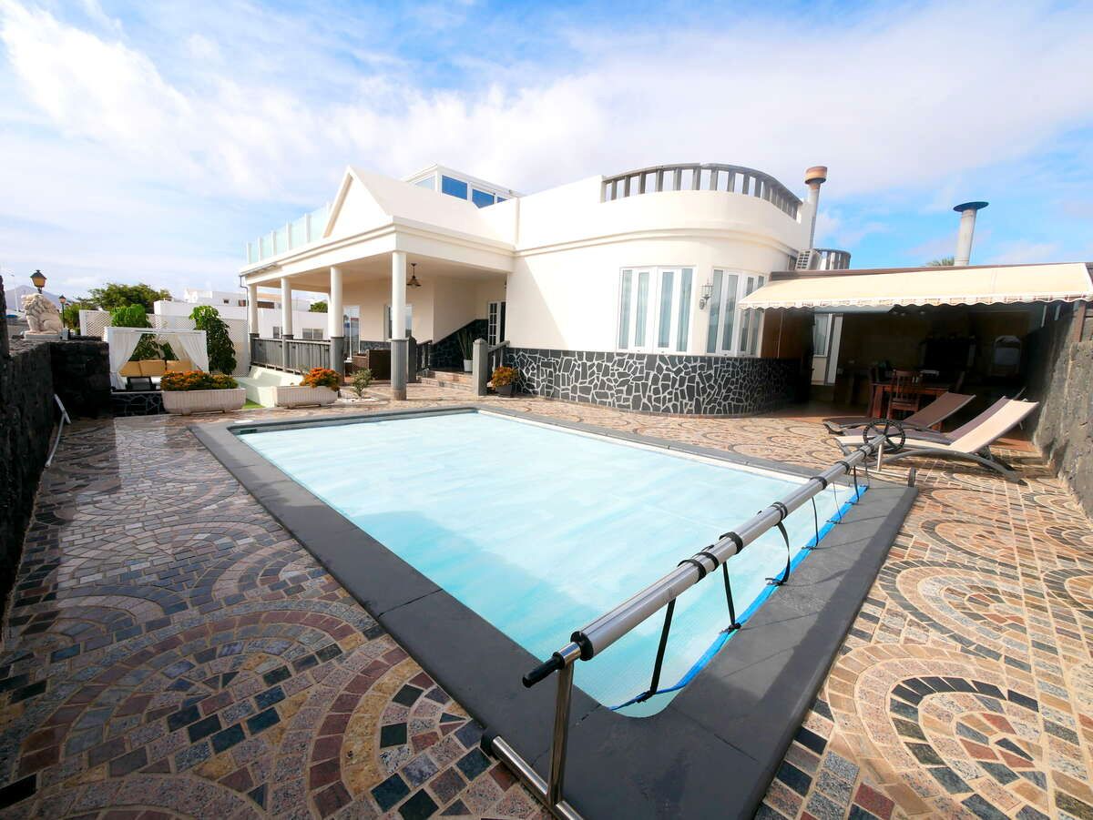 Piscina de Casa o xalet en venda en Teguise amb Aire condicionat, Jardí privat i Terrassa