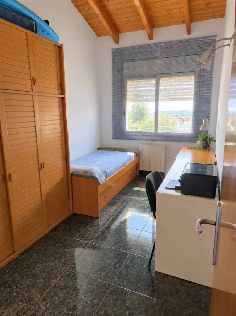 Casa aparellada en venda a Ponent, imagen 12