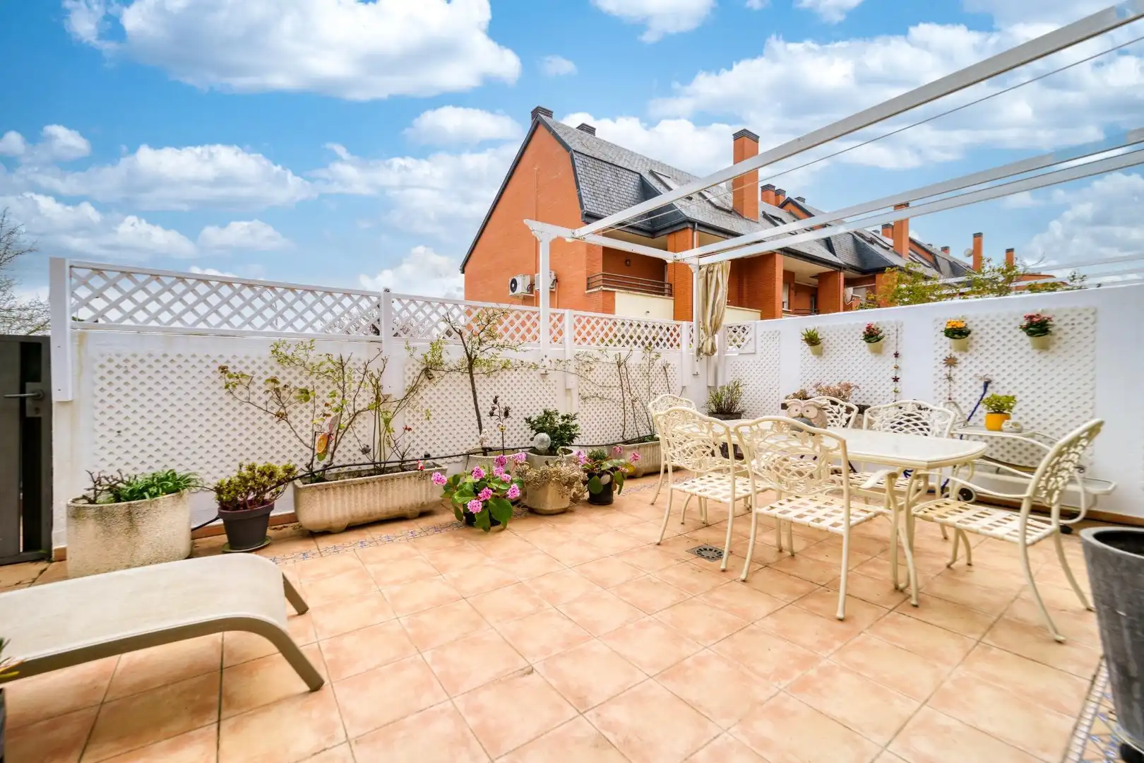 Terrace of Detached homes for sale in Madrid  with Air Conditioner, Heating and Parquet flooring