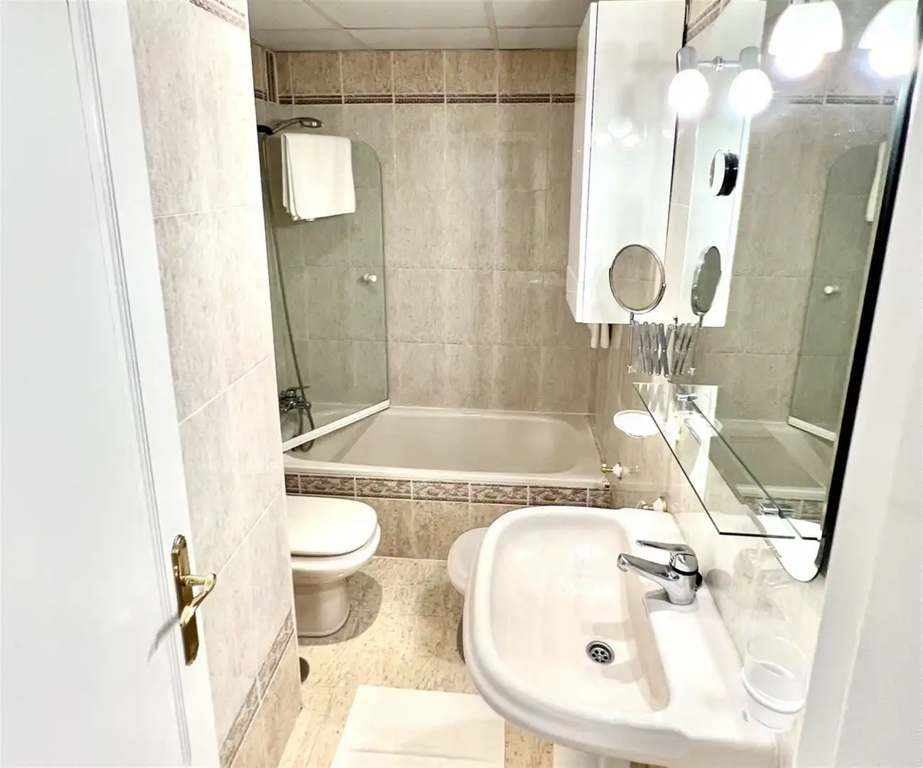Bany de Apartament en venda en Estepona amb Aire condicionat i Terrassa