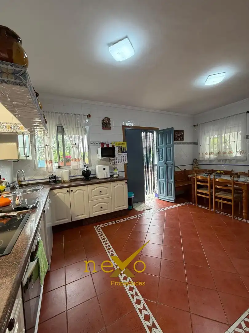 Cocina de Casa o chalet en venta en Carmona con Aire acondicionado, Jardín privado y Terraza